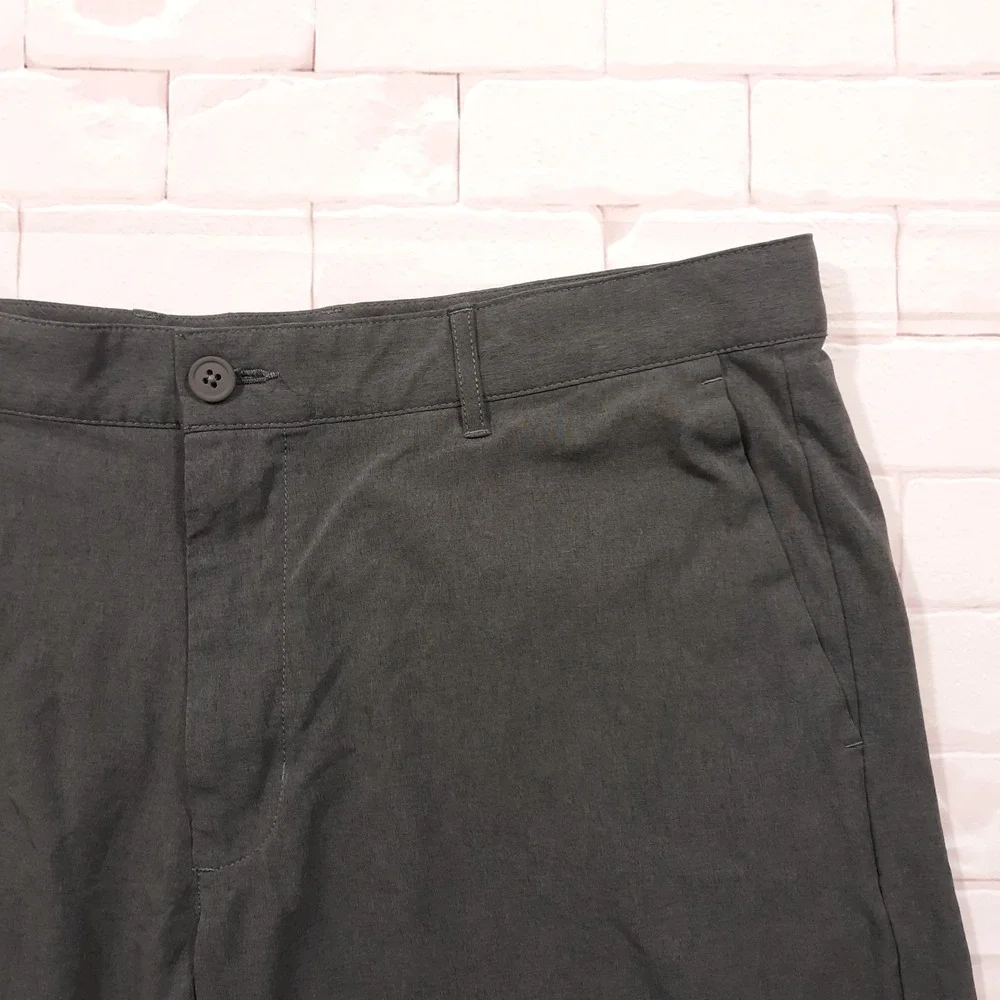 Tommy Bahama Chino Shorts Mens Size 38 x 8.5 Gray Flat Front Casual Performance